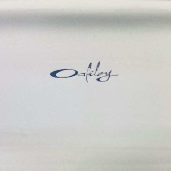 Oakley Classic White Signature "O" Logo Hard Clamshell Glasses Sunglasses Case - Picture 6 of 8